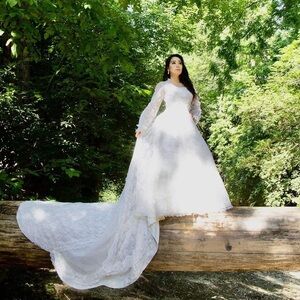 VINTAGE Wedding Dresses